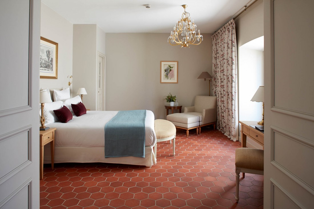 Château de fonscolombe is an impressive, fully renovated 18th-century building, set in the midst of a park filled with century-old trees © fonscolombe