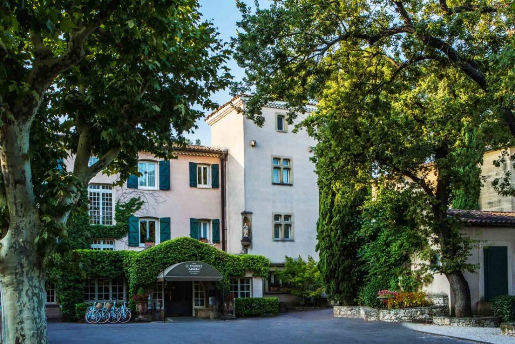The Hôtel Le Pigonnet, just a stone's throw from downtown, is a famous 18th-century Aix-en-Provence bastide with a rose garden where Cézanne used to stroll © hôtel le pigonnet