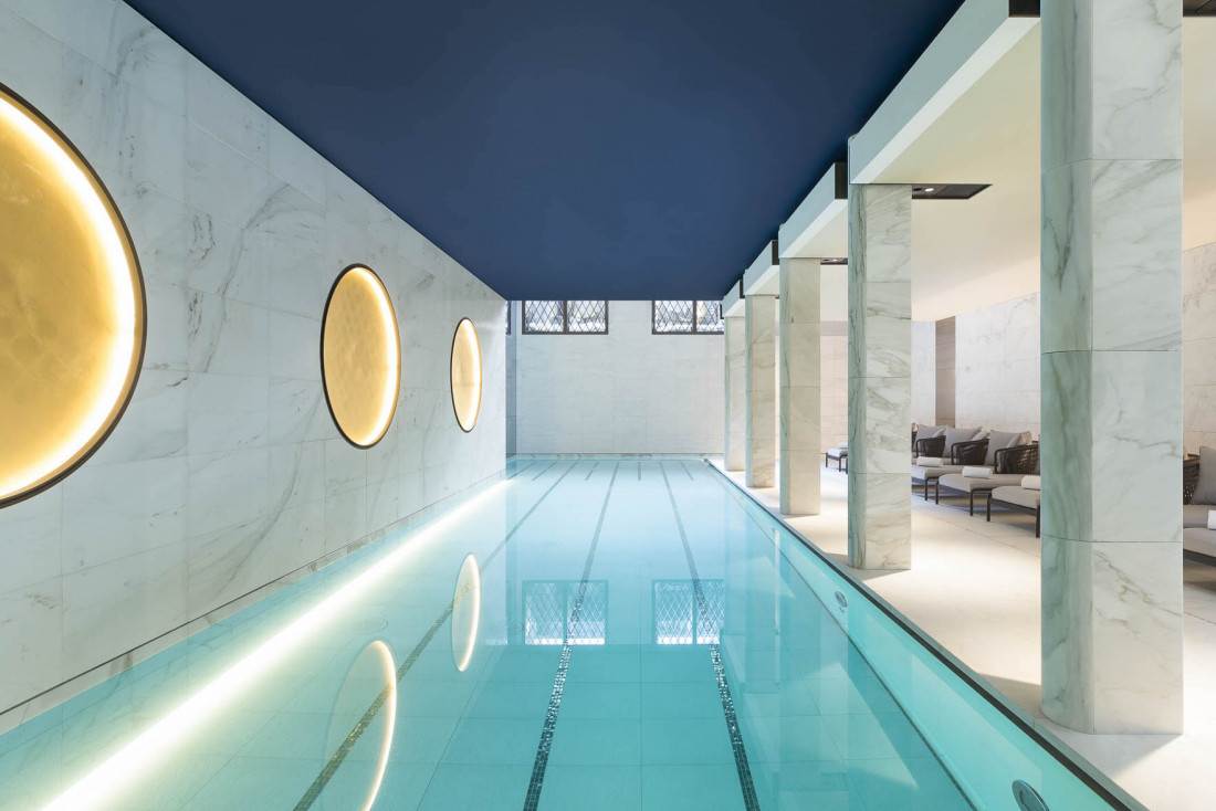au lutetia, seul palace de la rive gauche, la piscine au sous sol © dr