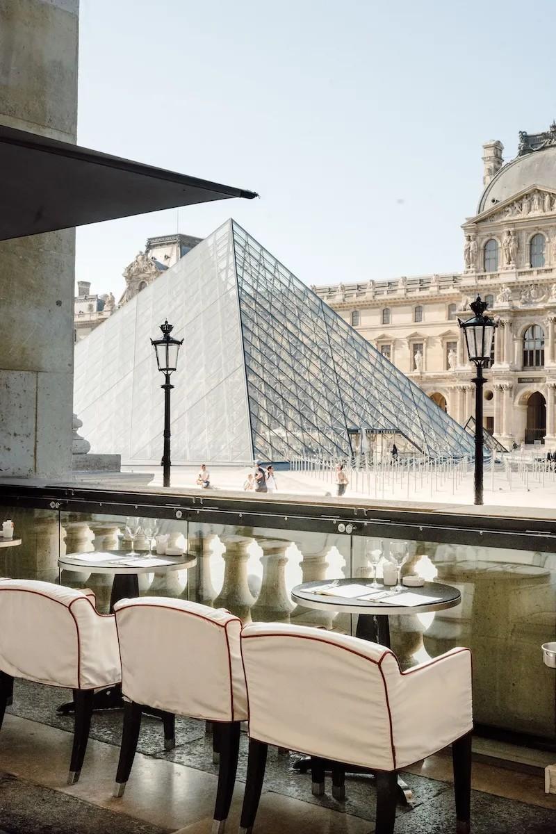 6908993cab4e2accfabd8615 café louvre