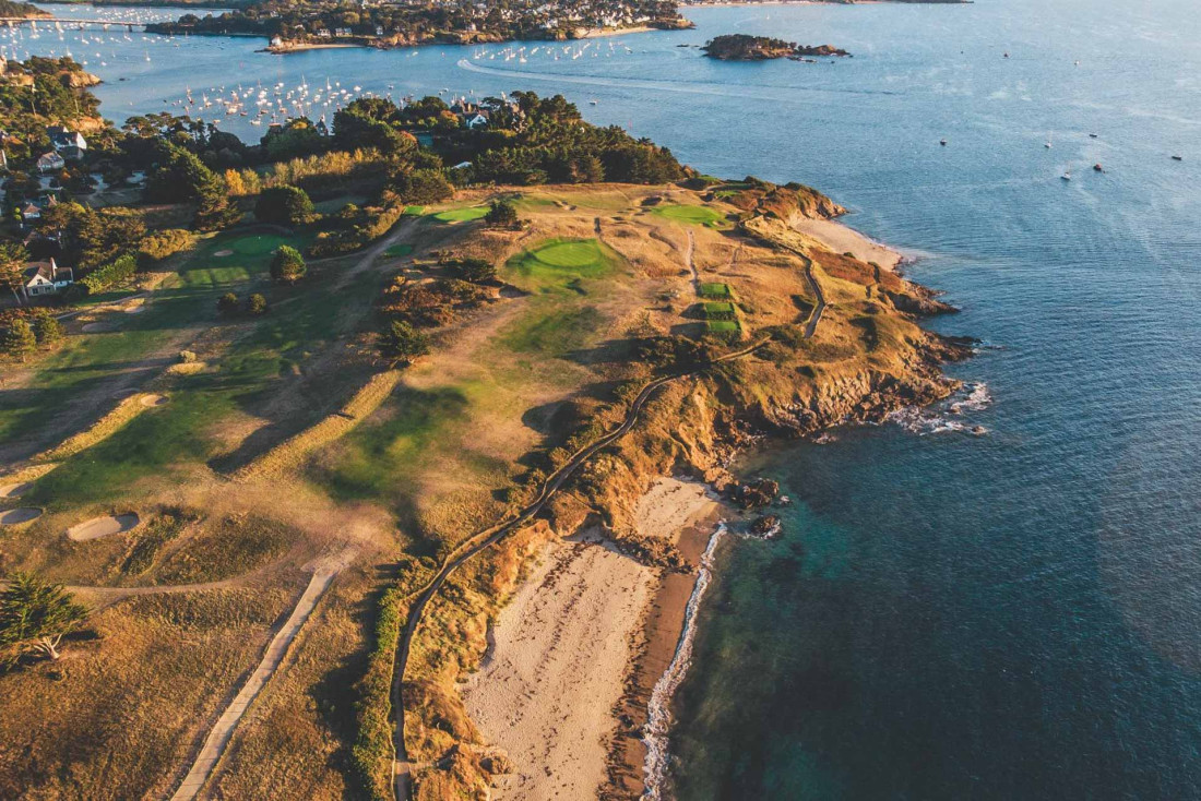 Dinard Golf Course, just a few minutes from the Nessay Hotel © dr