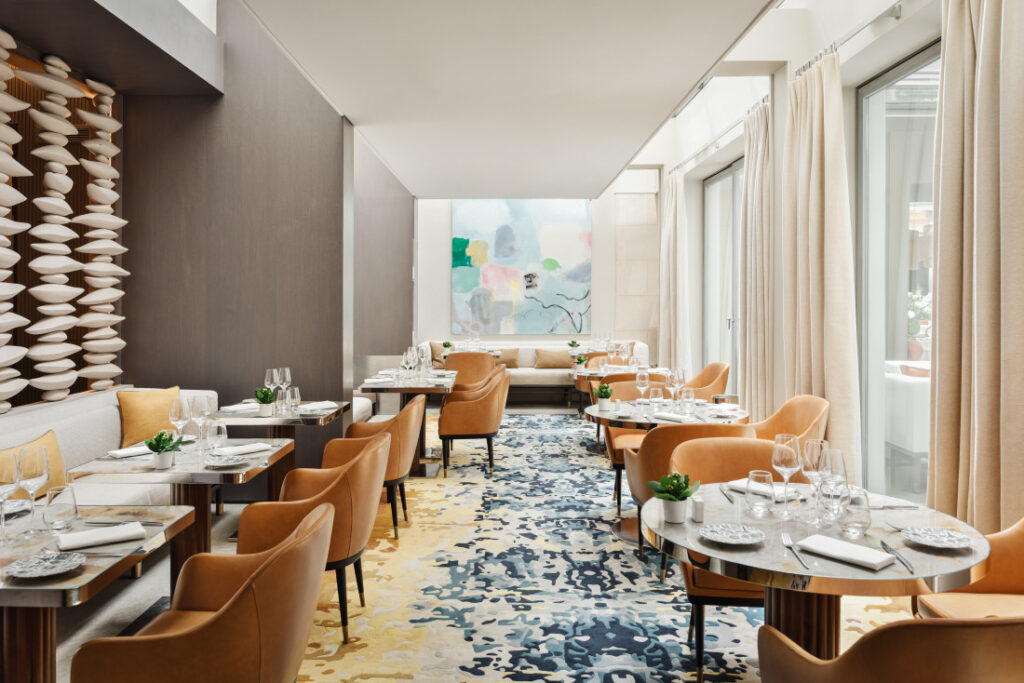 spisesalen på restauranten Hôtel de Sers, et hotell nær Champs-Élysées © adrien ozouf