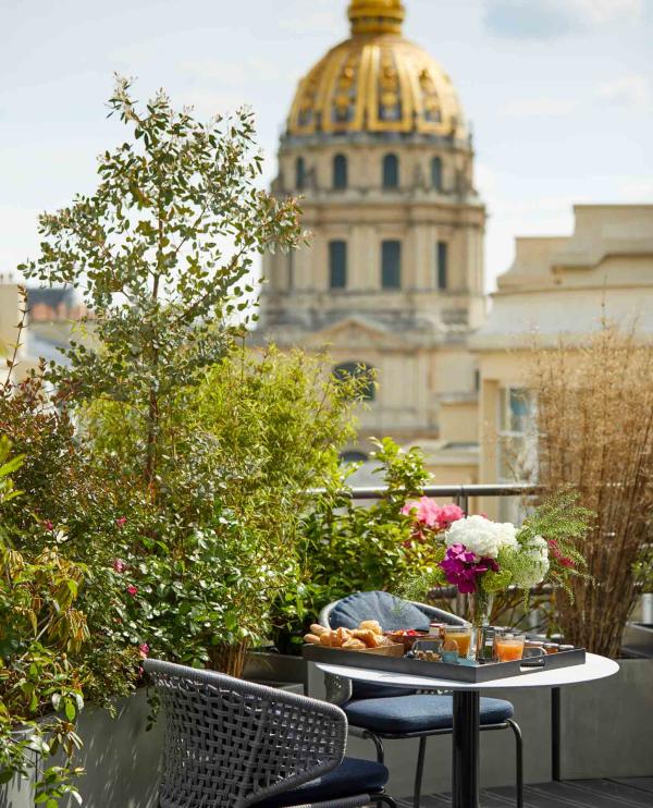 5 codet invalides terrasse suite dome 0