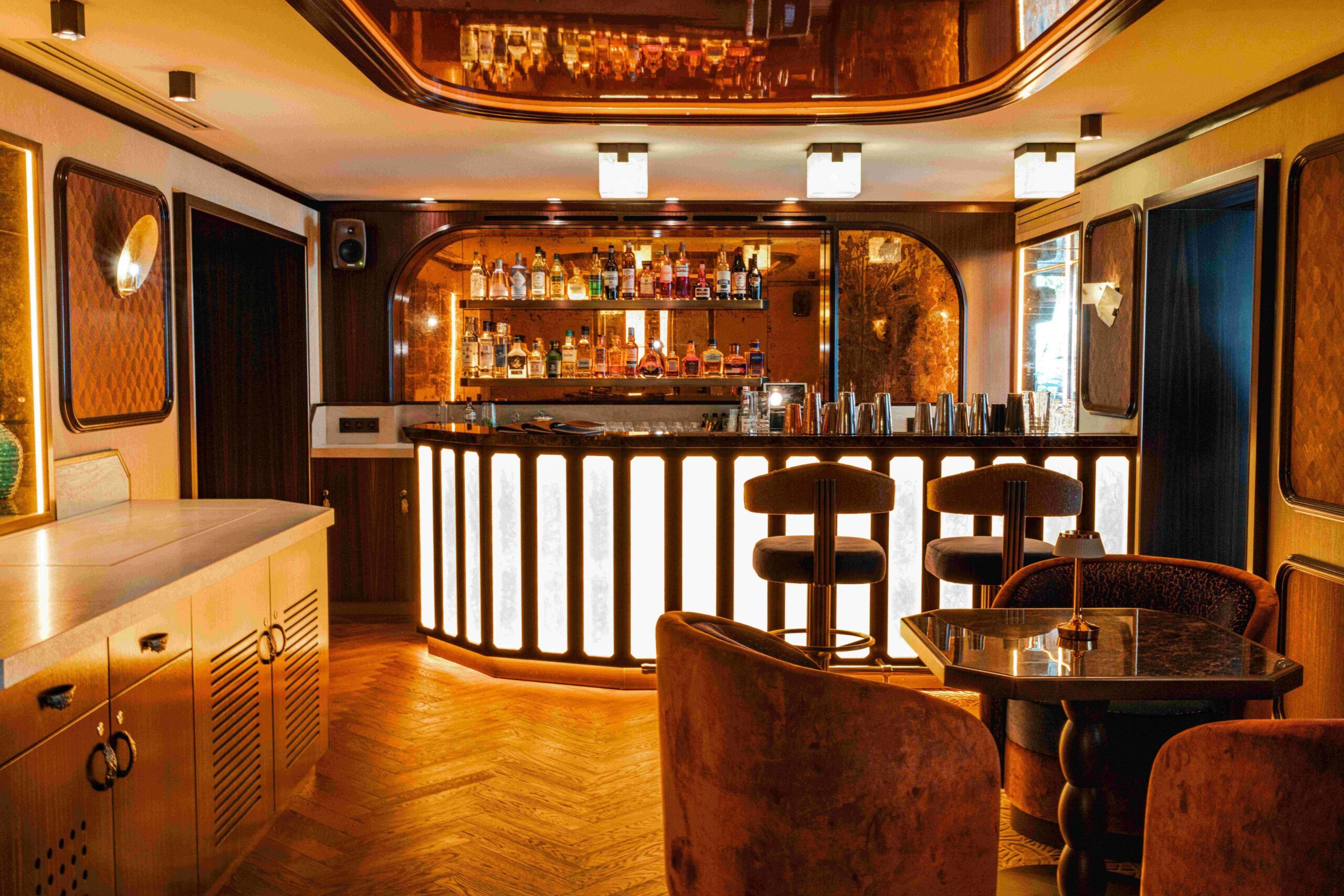 la bourdonnais minuit express bar 202910 3840 2160 landscape