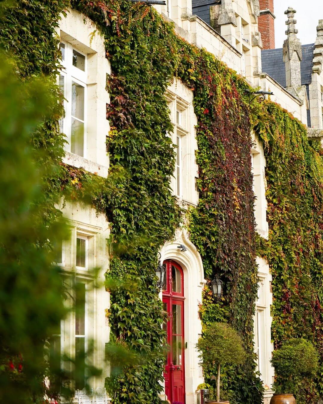 la façade du château de l’épinay © dr
