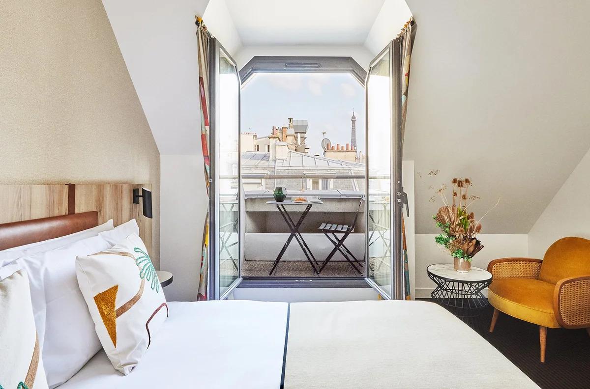 photo 6 chambre supérieure balcon vue tour eiffel