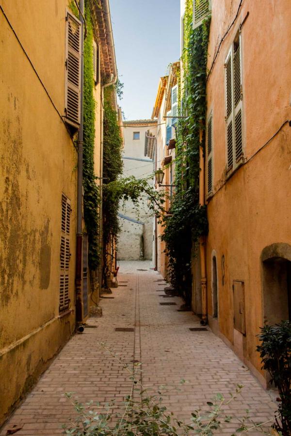 saint tropez ruelle